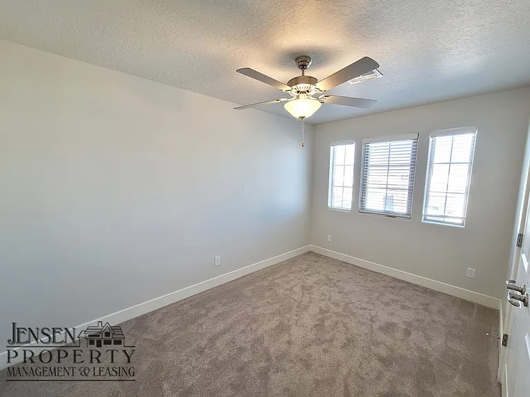 538 N 550 W — Photo 20