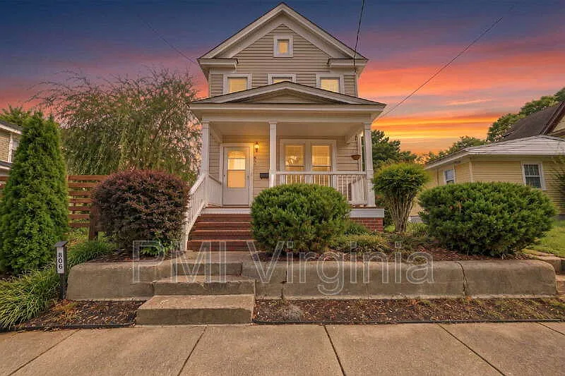 3 bed, 2.0 bath, 1269 sqft, $1,900 — Photo 1