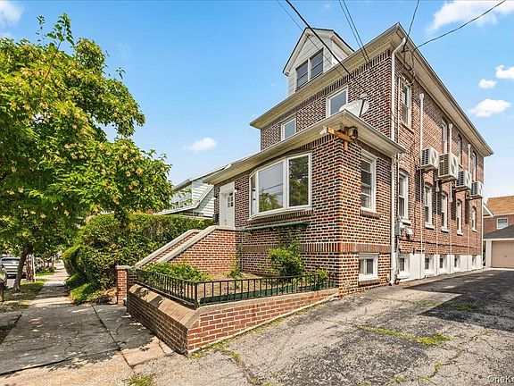 3rd image of 4084 Seton Avenue