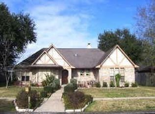 11 S Erik Dr, Angleton, TX 77515