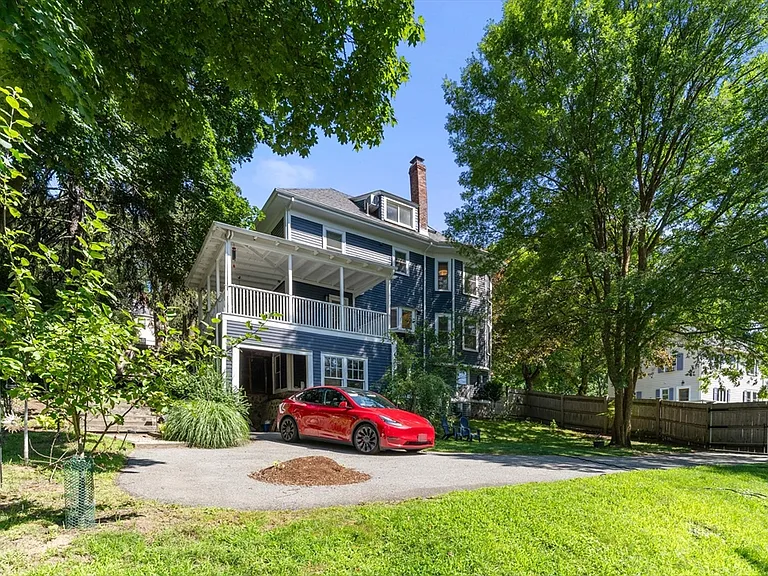 161 Highland Ave — Photo 2