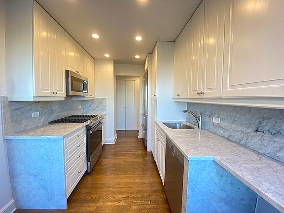 5th image of 40 Central Park S #B