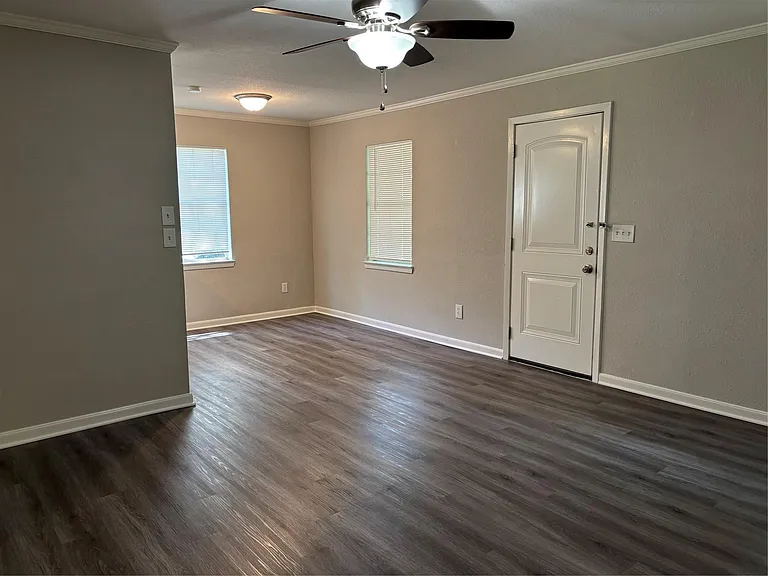 410 Shirlington Rd — Photo 10
