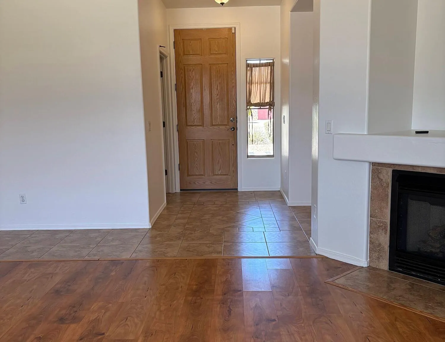 3 bed, 2.0 bath, 1637 sqft, $2,300 — Photo 4