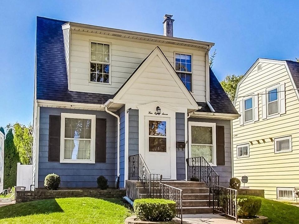 1st image of 487 E Prairie Ave