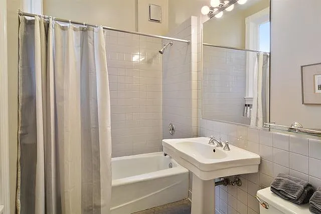3323 N Kenmore Ave #3 — Photo 6