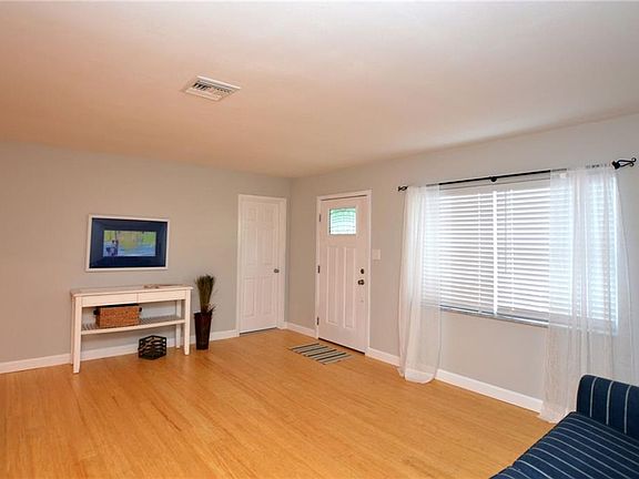 4th image of 3921 Wahoo Dr SE