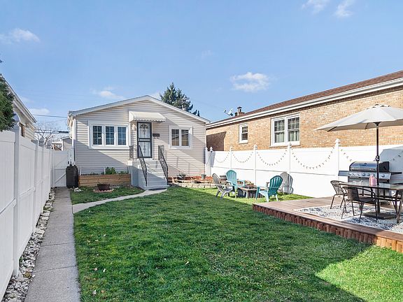 2nd image of 5622 N Mulligan Ave