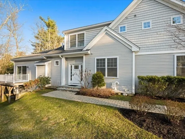 5 N Pond Way #28, Hopkinton, MA 01748