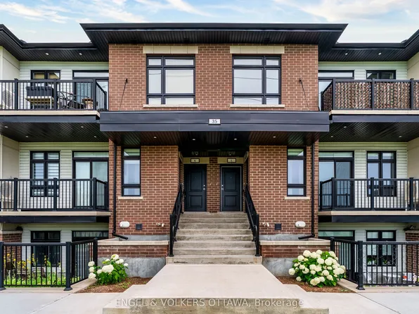 35 Overberg Way #G, Ottawa, ON K2S 0W1
