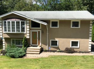 6 Keewadin Ave, Hopatcong, NJ 07843