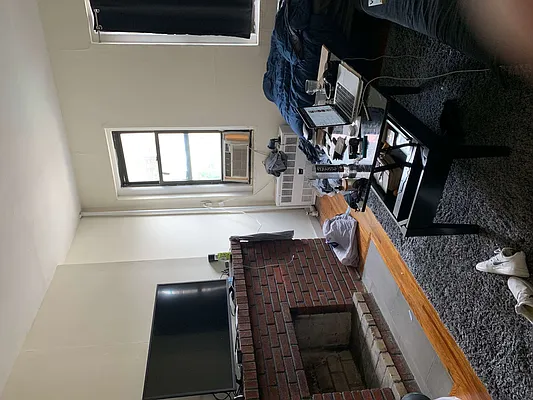 Rented by Chartwell Manhattan Realty | media 11