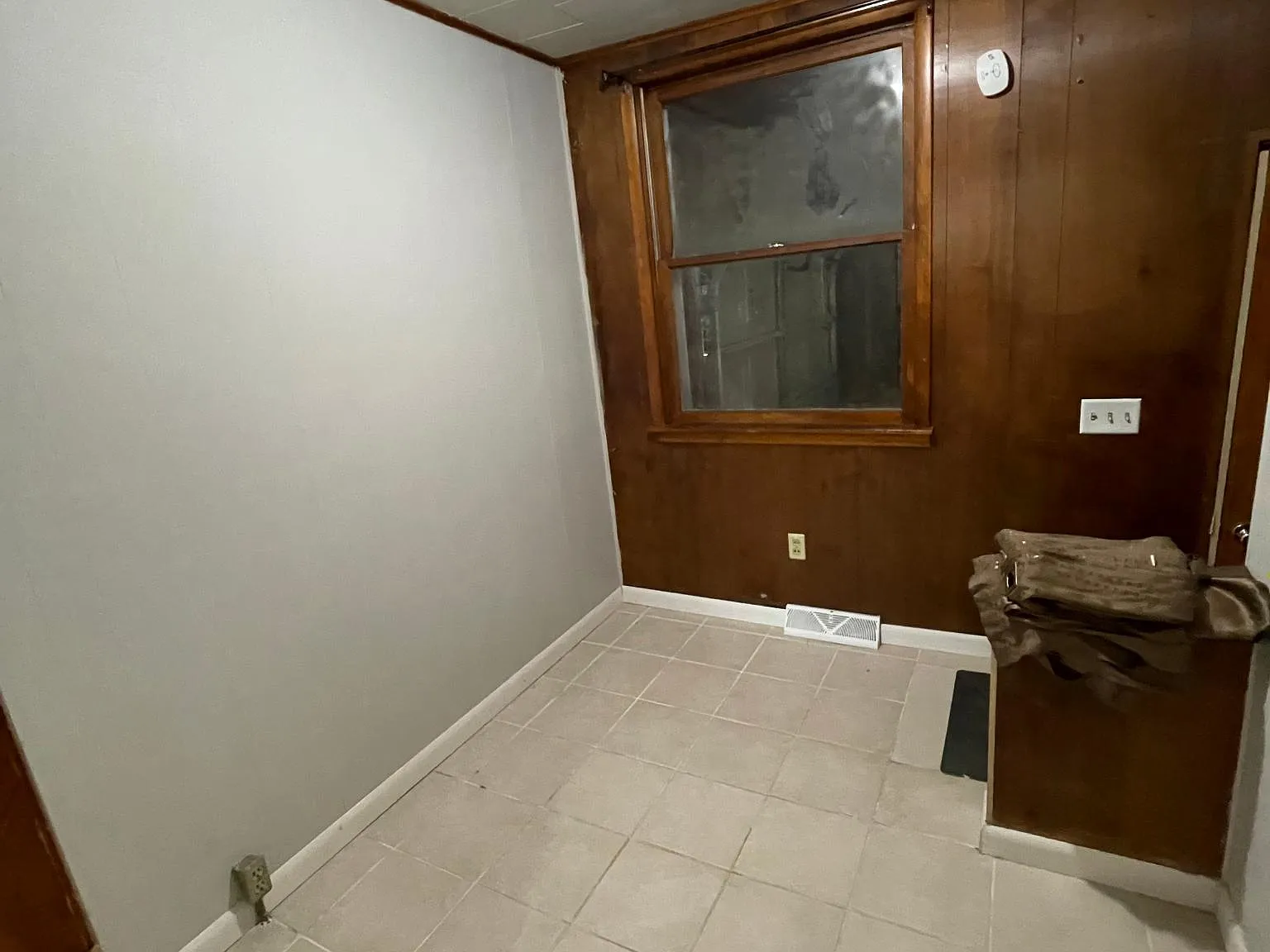 809 Bluff Ct — Photo 3