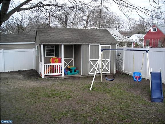 4th image of 8 Paterson Ave