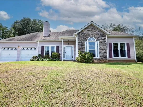 22 Indian Hills Dr, Rydal, GA 30171