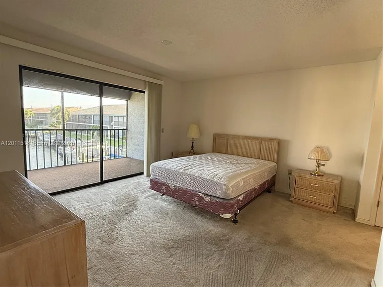 123 SW 47th Ter #201 — Photo 28