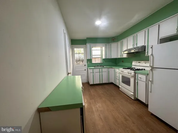 637 Fernon St, Philadelphia, PA 19148