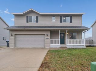 121 Savannah Ct, Mankato, MN 56001