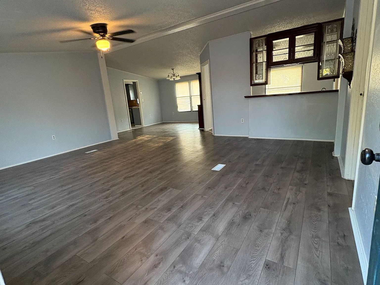 4 bed, 2357 sqft, $2,600 — Photo 4