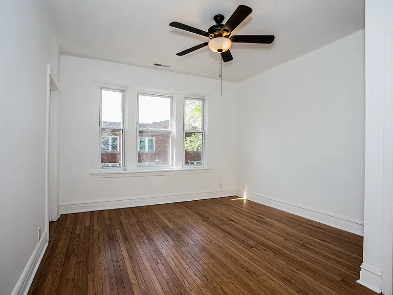 4632 W Barry Ave #2 — Photo 4