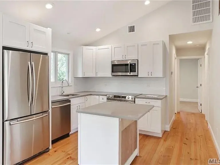 11 Bay View Dr W — Photo 3