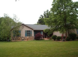 5271 Fern Dr, Fenton, MI