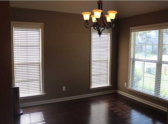 4th image of 9449 Gunnison Dr