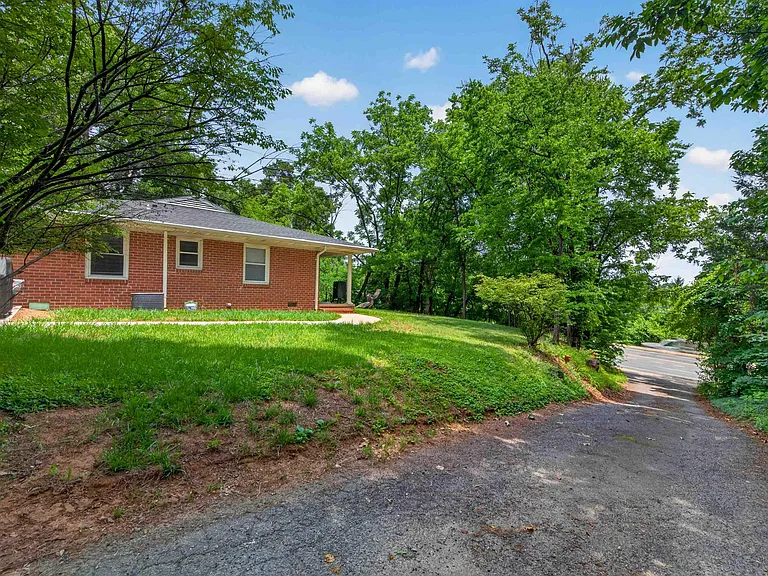 1272 Rio Rd E — Photo 24