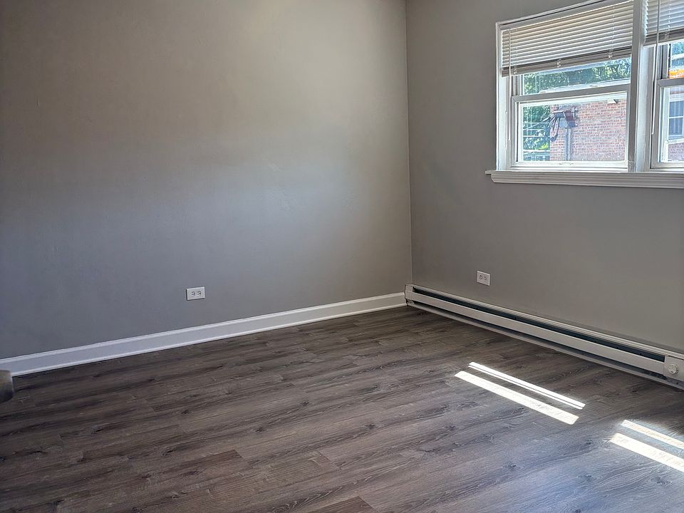 1st image of 2109 W 119th St #10