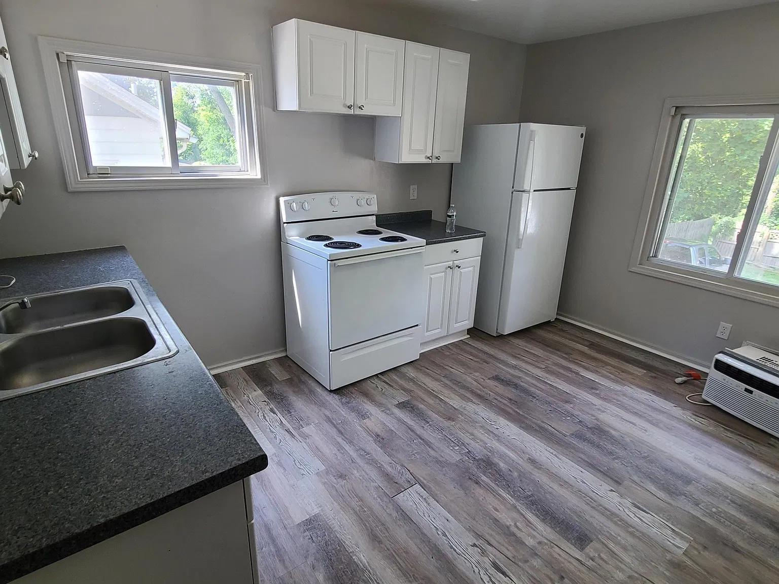 3 bed, 1000 sqft, $1,250 — Photo 3