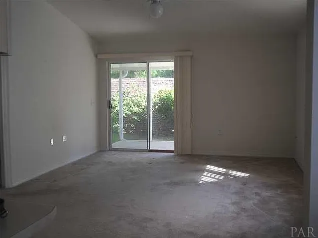 624 Eastwood Cir — Photo 5
