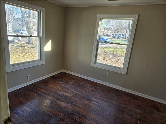 3rd image of 8508 Eby Ave