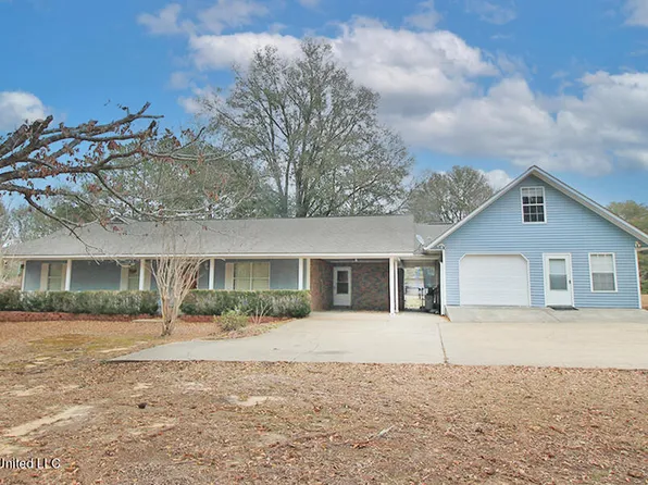 112 Moody Dr, Lucedale, MS 39452
