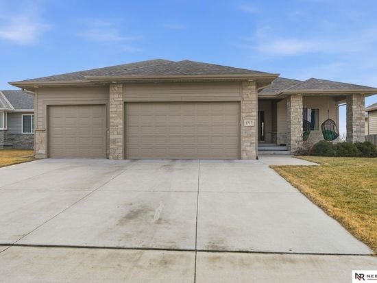 1717 W Big Sky Rd, Lincoln, NE 68521