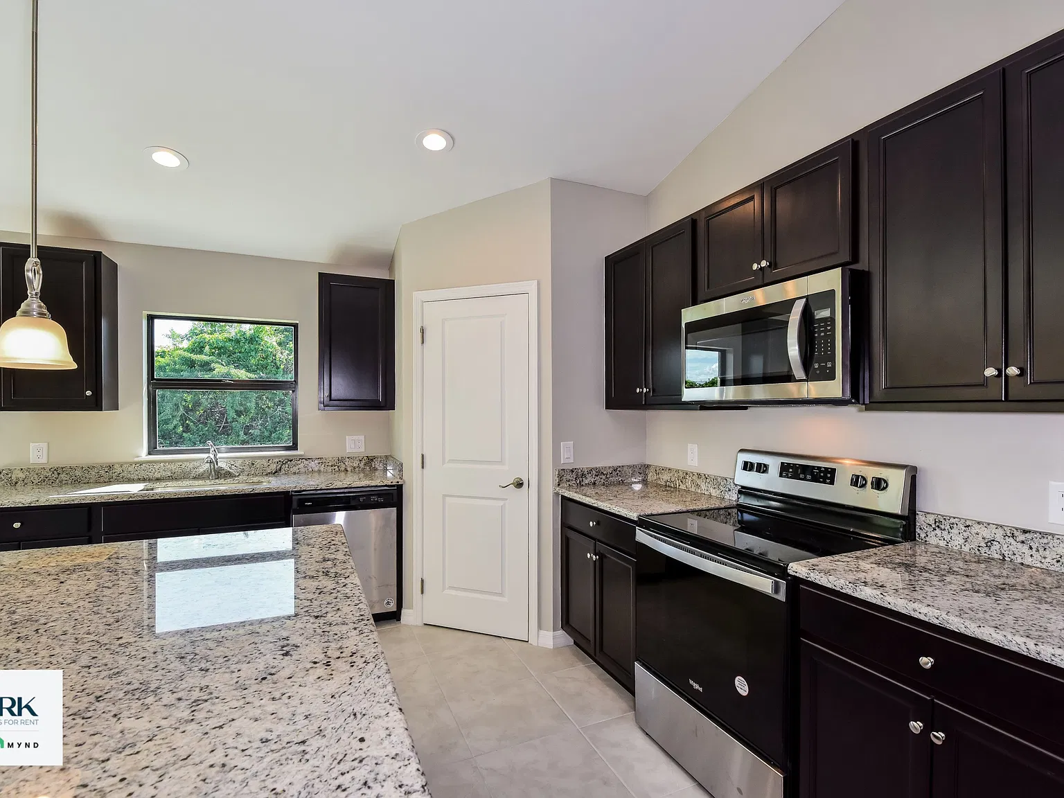 3 bed, 2.0 bath, 1670 sqft, $1,900 — Photo 3