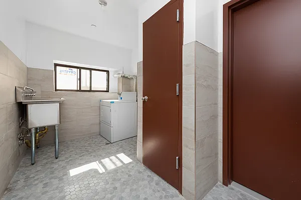 Rented by NY Space Finders Inc. | media 14