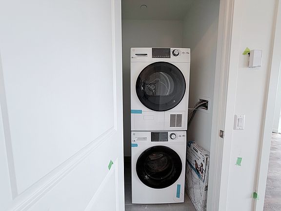 3rd image of 461 Green Rd #814