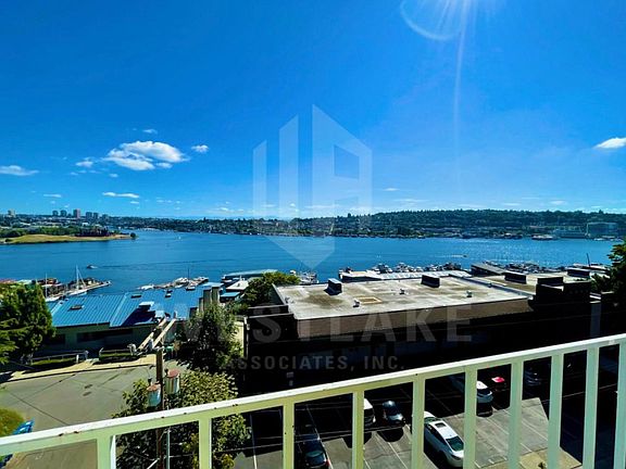 4th image of 2148 Waverly Pl N #4C