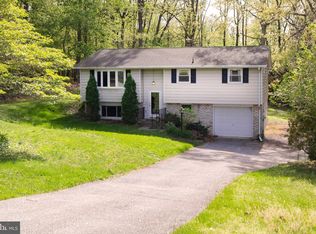 2322 Susanann Dr, Hampstead, MD 21074