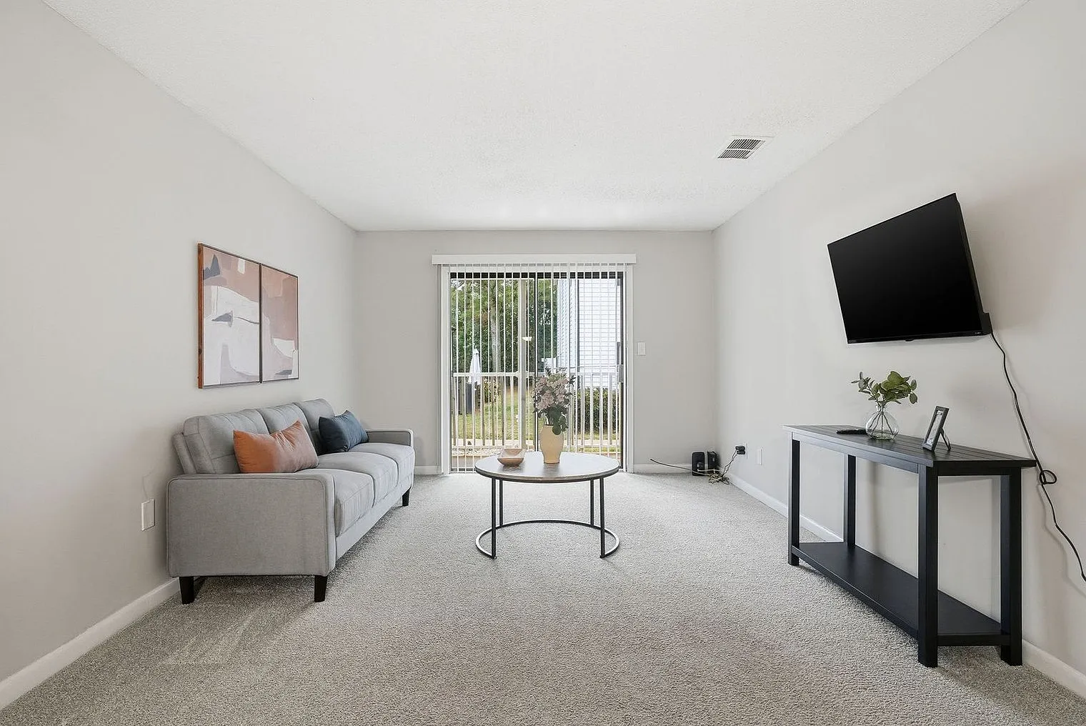 2 bed, 1.5 bath, 11194 sqft, $2,459 — Photo 2