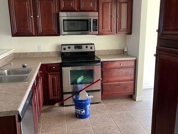 4th image of 1306 N Trinity Dr #1306