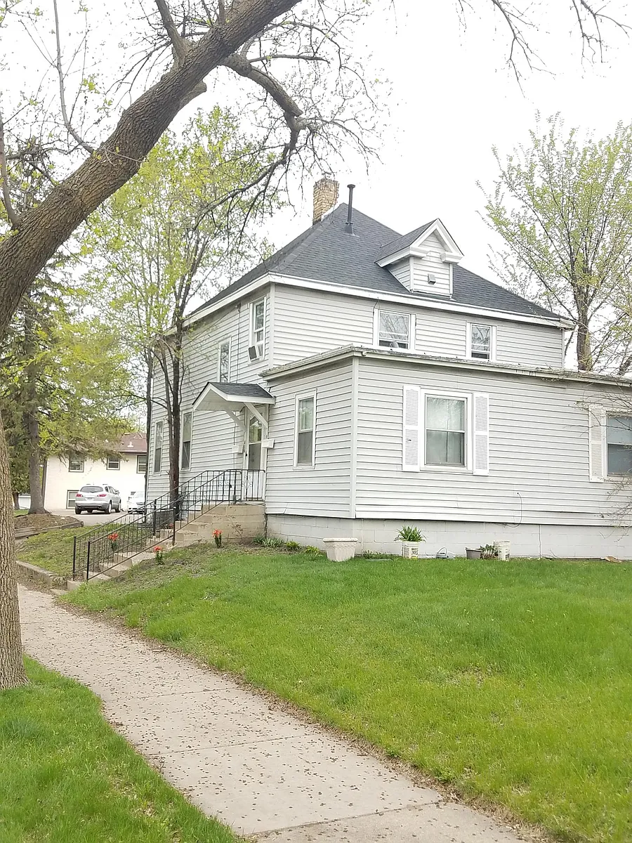 Building Photo - 416 Broadway St NE #2