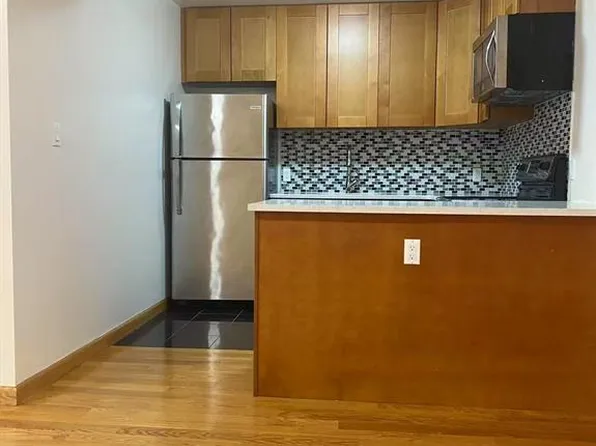 1587 East 19th Street image 12 of 14