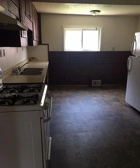 104 S Higgins Ave — Photo 4