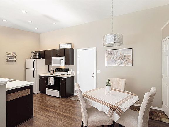 5th image of 9550 Parkwood Dr