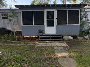 307 E Oak Ave, Winnie, TX 77665