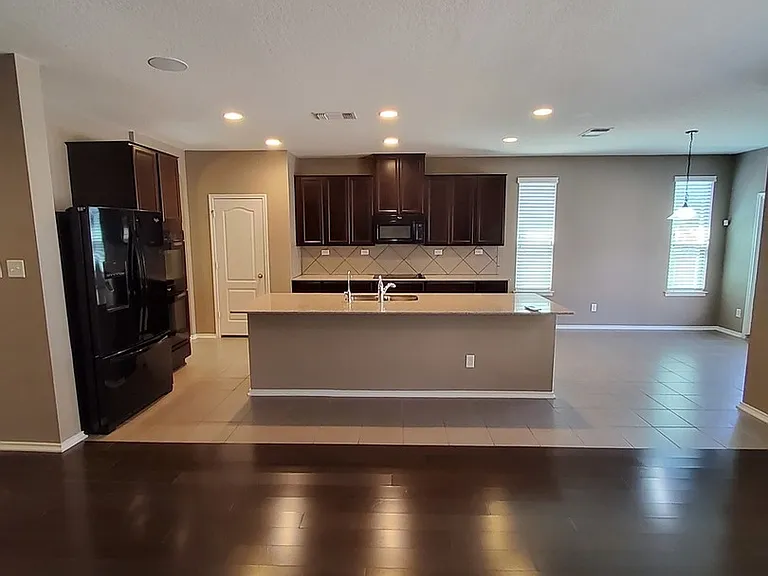 20223 Oak Panache — Photo 5
