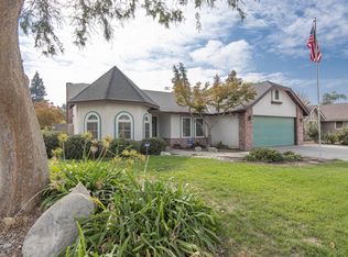 5919 W Oak Ave, Visalia, CA 93291