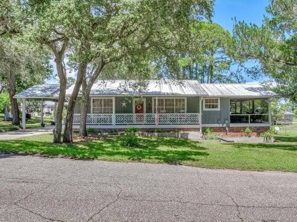 111 California St, Lanark Village, FL 32323