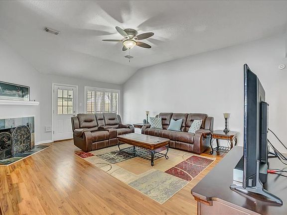 5th image of 4615 Five Knolls Dr